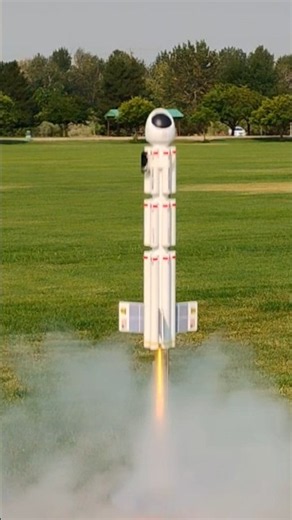 Beyond The Stars! Estes Explorer Aquarius Rocket Launch | E12-6 Engine.
