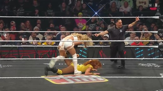 Becky Lynch Vs Maxxine Dupri For The Women's Intercontinental Champion - WWE RAW 05/01/2026 | WWE highlights Ha1