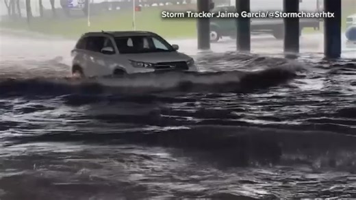 13 Alert Traffic: I-10 at McCarty reopens after closing due to flooding