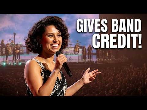 RAYE Gives Her Band the Credit They Deserve | The O2 Live