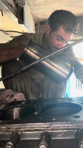 Diesel Engine Overhaul | Taking Out Cylinder Sleeves#engineblock #mechanic #viral