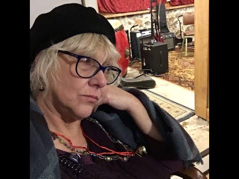 In memoriam of our dear friend REGAN, who has left us... a loop of her live performance.