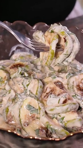 Marinated Zucchini with Herb Yogurt Sauce (Low Histamine Version) 🥒✨