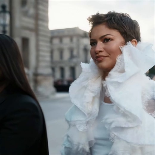 Zendaya attends the Louis Vuitton Womenswear Spring/Summer 2027 show. https://t.co/Gqp3cji5TI