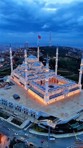 Istanbul, Turkey 🇹🇷 | Where East Meets West