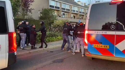 Chaos in the Netherlands town of Loosdrecht again tonight as riot police baton locals as they protest against the fact 110 unvetted invaders were dumped in their community without notice.Traitors leading across Europe.Working against the interests of the people!
