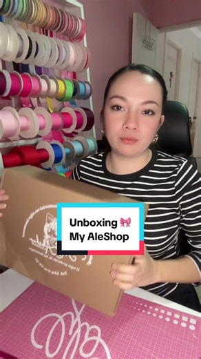 Unboxing My AleShop: Beautiful Bow Tutorials