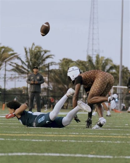 Lockdown Defense in 7v7 Football! 🏈 #7v7 #Football #GameBreaker