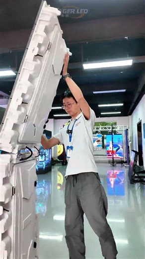 The installation and power-up process for outdoor LED poster screens #ledscreen #leddisplay #ledwall