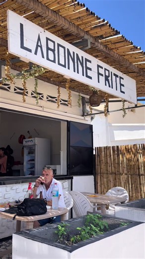 Découverte à Majunga, le Restaurant La Bonne Frite @LaBonneFrite #fastfoodlife #frites #bestfriend