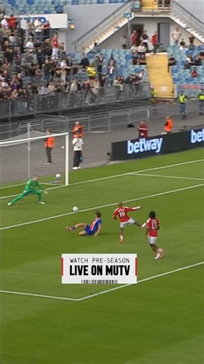 Mbeumo Scores Against PSG! 🙌