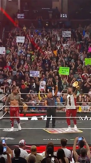 THE USOS GET IT DONE 🏆 #JeyUso & #JimmyUso are your NEW WORLD TAG TEAM CHAMPS!! #WWERaw | WWE