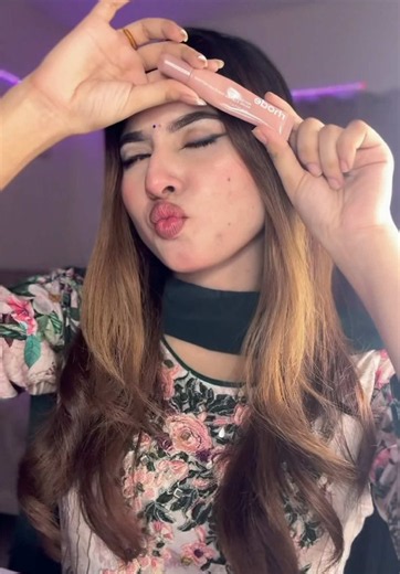 Glossy Lips Tutorial: How to Get High-Shine Lips Fast