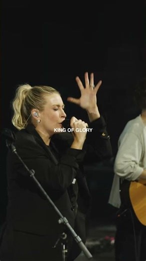 We crown You King of glory! Sé coronado en gloria! 👑 #bethelmusic #worship #jesus #church #christian