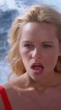 Attacked by a Portuguese Man o' War - Mitch, CJ, and Matt stage a rescue!