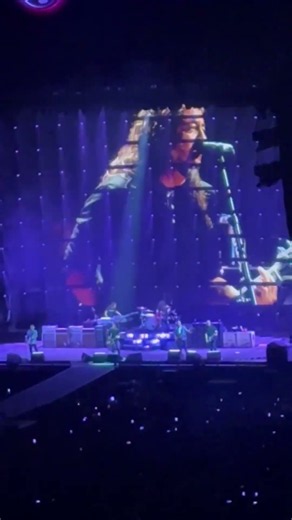 Foo Fighters – The Pretender LIVE | Dave Grohl at BC Place