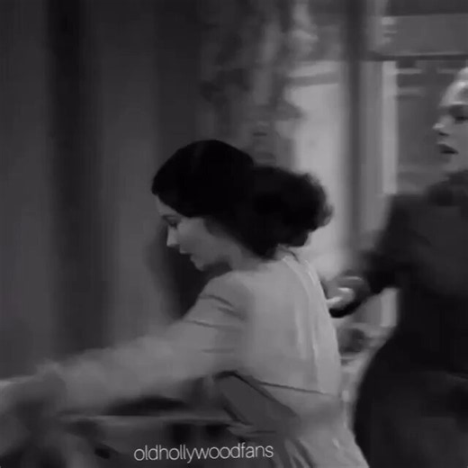 Petronella Wyatt on X: "“Where’s my hat?” Vivien Leigh gets ready to meet Robert Taylor in “Waterloo Bridge” (1940). It was her favourite film. Her performance as a fatalistic dancer turned prostitute ran the gamut of every human emotion; hope, love, grief, guilt and, finally, an overwhelming despair. “Waterloo Bridge” has an almost Russian quality to it, which is perhaps the reason it did so well in the Soviet Union on its release, and Vivien seldom looked more beautiful." / X