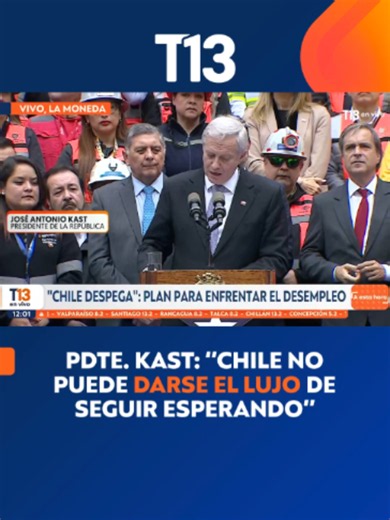 El Gobierno presentó el plan 'Chile Despega' para impulsar la inversión, el empleo y la actividad económica, con una inyección de $1,3 billones en obras y medidas para generar cerca de 100 mil empleos. El plan, entre algunos puntos, contempla acelerar proyectos de infraestructura, destinar $91 mil millones a subsidios al empleo, con foco en mujeres y jóvenes, y entregar mayor liquidez a las empresas. 📲 Más en T13.cl