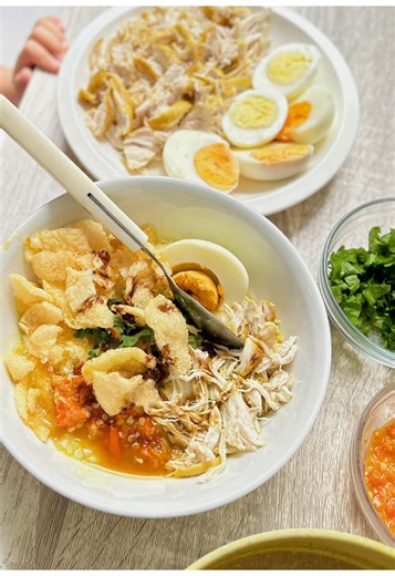 Resep Bubur Ayam Enak dan Simple untuk Nasi Sisa