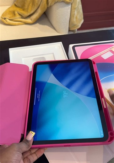 Finally unboxing my gift from me to me #asmrunboxing #ipad #fyp #CapCut