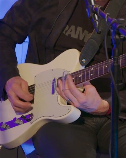 Joe Walsh tears up the slide guitar in this performance of “Rocky Mountain Way” 🎸 | AXS TV
