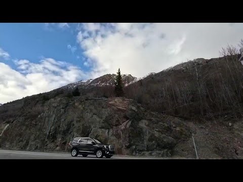 2 skiers hospitalized in Alaska avalanche, rescue helicopter swoops in