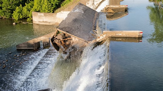 Watch a dam break open and unleash 5 million cubic meters