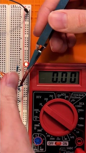 ⚡ Voltage Dividers Aren’t Power Supplies🔌 #shorts #techshorts #electricalengineering