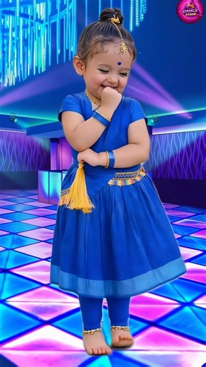 "You'll Replay This |😱 SareeChamakdar💓⭐ Dance #Shorts"