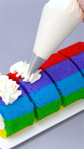 Красочный радужный рулет, тающий во рту 🌈🍰 #ytshorts #foodasmr #satisfying