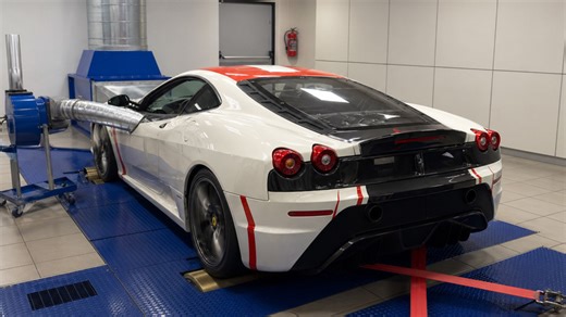 Ferrari 430 Scuderia V8 engine note 8,500 RPM dyno pulls