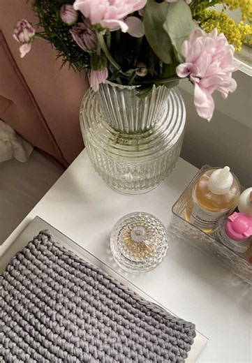 Reset day routine: haircare, cleaning & self-care tips