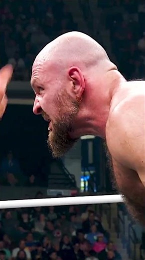 #JonMoxley and #KyleFletcher were trading haymakers!