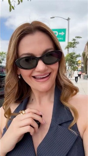 Leah McKendrick writing, directing, & starring in #VoicemailsforIsabelle is very iconic of her