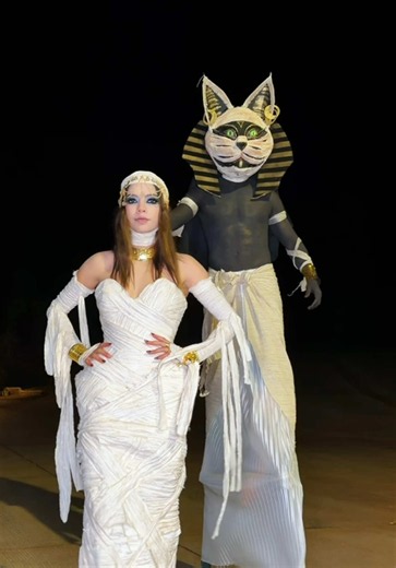 Disfraz de Cleopatra y la Esfinge: Idea Fácil para Halloween en Casa