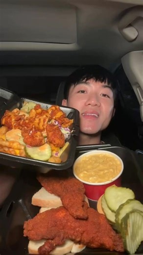 Dave’s Hot Chicken ASMR Eating Show | Cheesy Crispy Chicken Mukbang Food ASMR #daveshotchickenuk