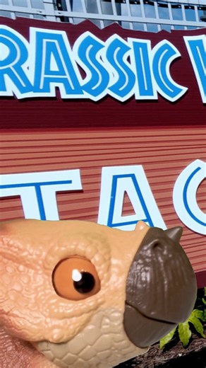 Dolores Explores the New Jurassic World Adventure Camp!