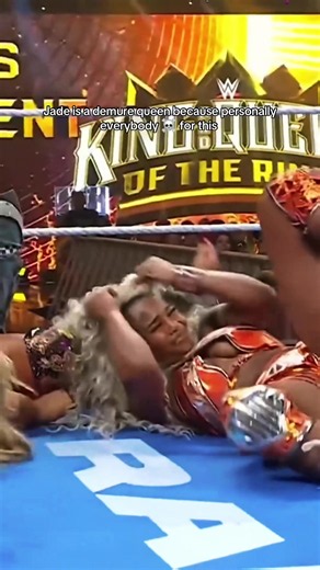 Camera man too 😭 Gonna need you to dog walk ‘em with that wig sewn down & lace secured with a strong lace glue 💪🏾 #wwe #laceglue