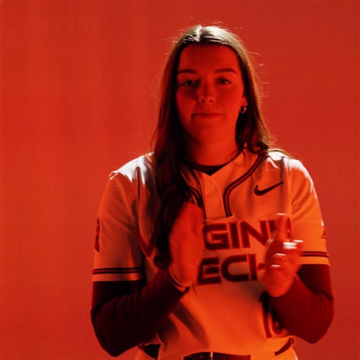 T2 | J-LYNCH with a double to left center to score Foster. 😮‍💨Hokies 3, Flames 0