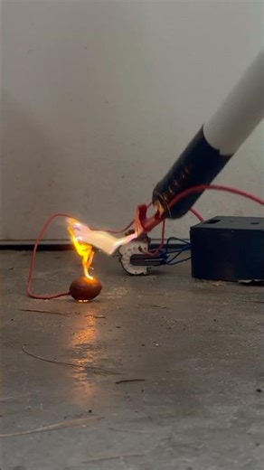 Electrocuting a tomato with my flyback transformer!#highvoltage #automobile #diy #experiment