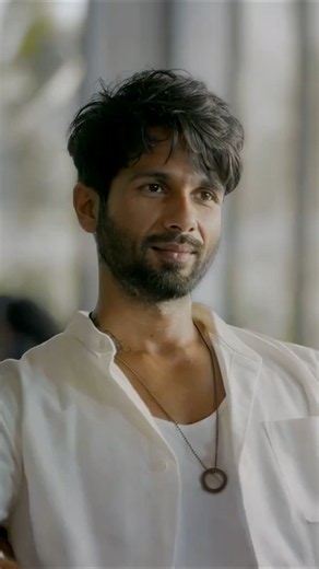 When your EX Interrupts YOUR DATE 👀 | Shahid Kapoor, Raashii Khanna | Farzi #new #ytshorts #trending