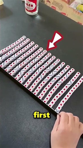 This Girl Created an Amazing Pattern with Dice 😲