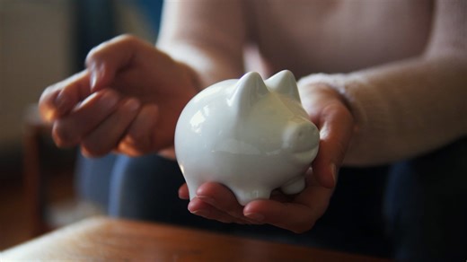 Motley Fool warns: start building your recession fund now