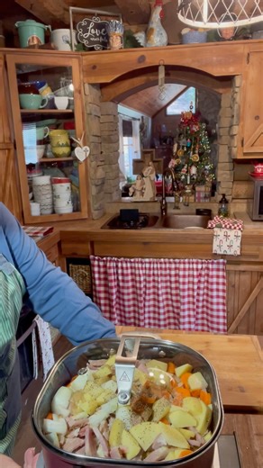 HAM & CABBAGE SOUP WITH VEGETABLES Farm Cooking With Nan Such a great way to use your leftover ham from the holiday's we enjoyed this soup tremendously. I hope y'all enjoy! ❤️Nan #leftovers #hamandcabbagesoup #vegetables #justforyou #farmcookingwithnan | Farm Cooking with Nan