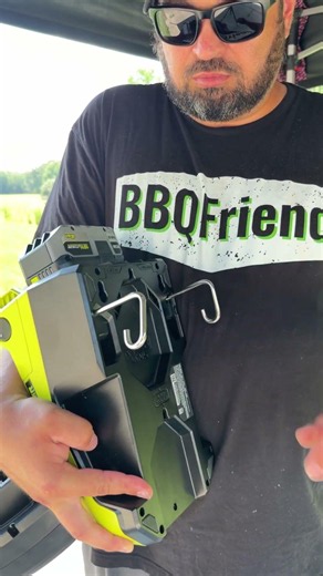 RYOBI 9" Oscillating Fan!