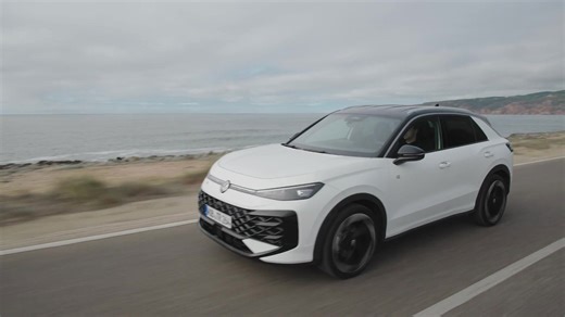 The new Volkswagen T-Roc in celestial pure white driving video