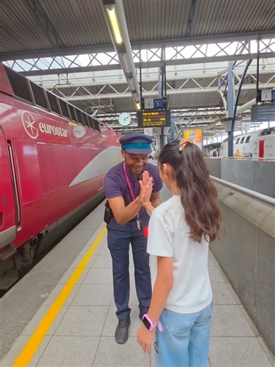 😱 WOW! Two Eurostar Trains Face to Face! 🚄🚄🔥 What a Wonderful Connection at Brussels Midi! 🇧🇪❤️💙 😍 A spectacular moment for every train lover! Two high-speed giants, one unforgettable connection! 🚄✨ ❤️🚄 My Dream Train — My Passion, My Love! #Eurostar #EurostarTrains #MyDreamTrain #TrainTok #TrainLovers