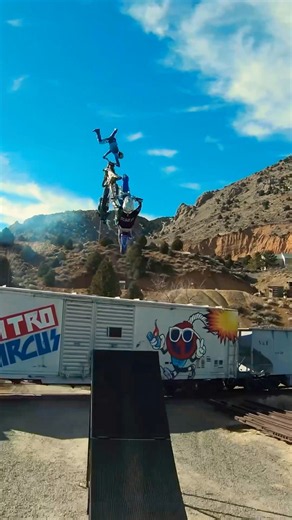 Nitro Moto train 🤝 Actual train