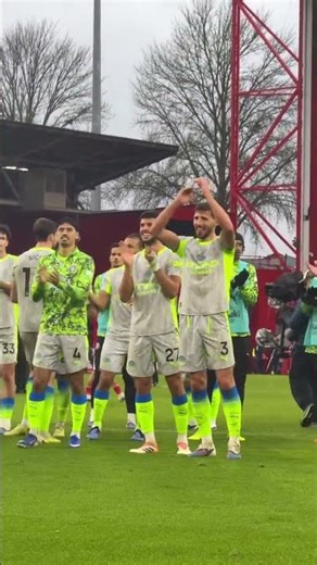 “There’s Maya” 😅😍 Ruben Dias & Bernardo Silva spot Maya Jama in the Manchester City away end 👀