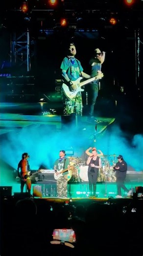 Shinedown Kicks Off Its First-Ever Lunatic Ball On The Beach
